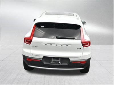 2023 Volvo XC40 Plus Bright Theme