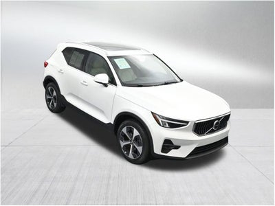 2023 Volvo XC40 Plus Bright Theme