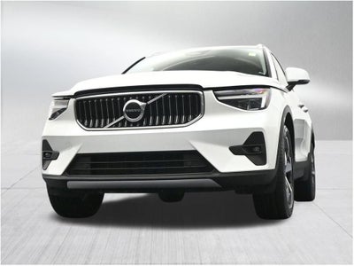 2023 Volvo XC40 Plus Bright Theme