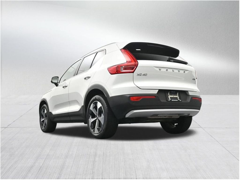2023 Volvo XC40 Plus Bright Theme