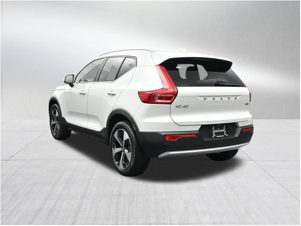 2023 Volvo XC40 Plus Bright Theme