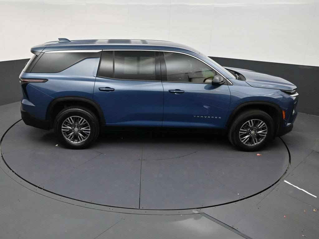 2024 Chevrolet Traverse LS