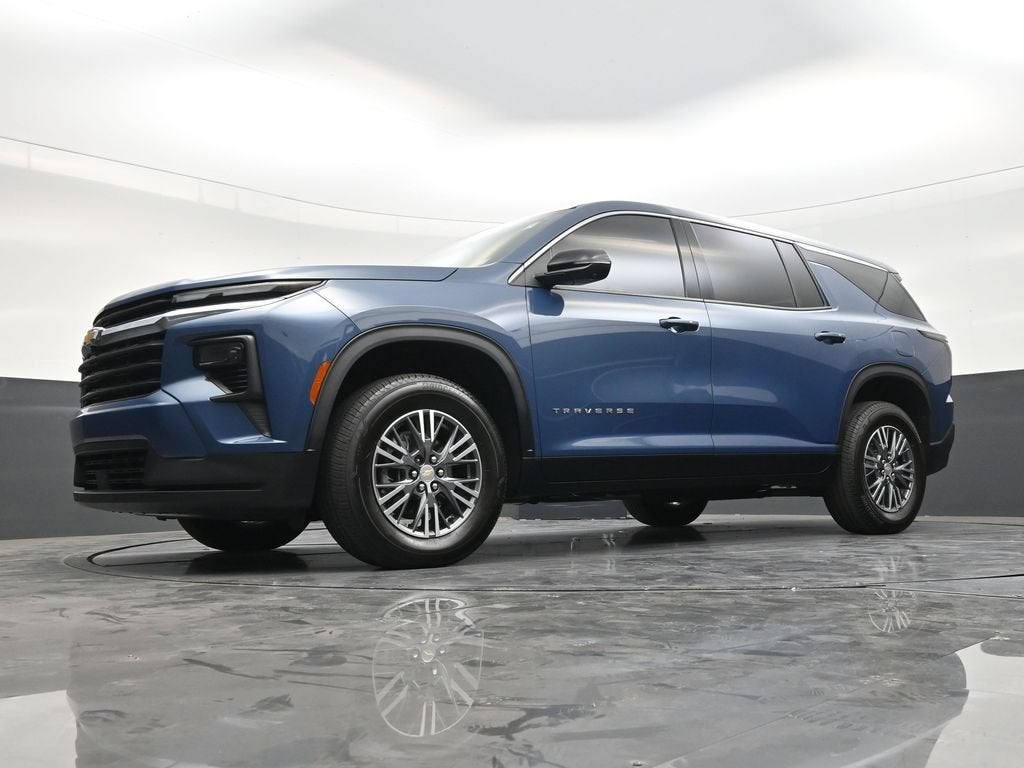 2024 Chevrolet Traverse LS
