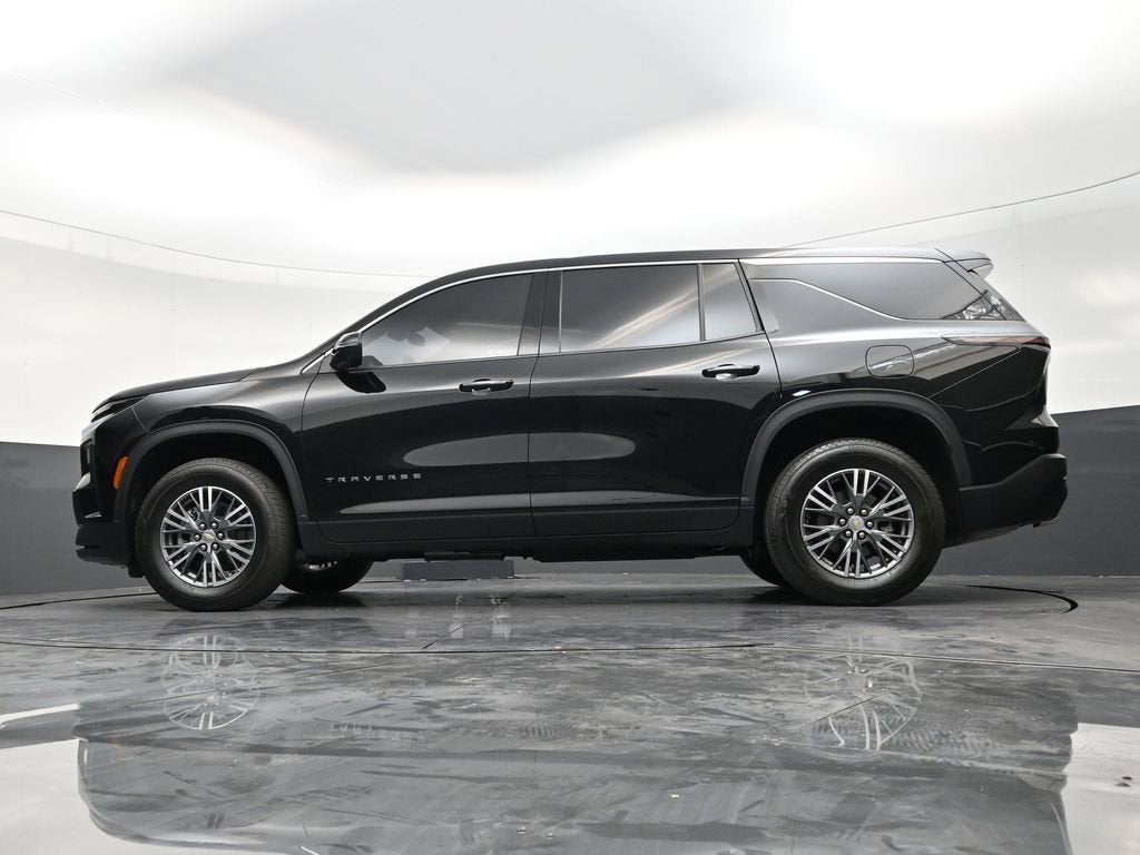 2024 Chevrolet Traverse LS