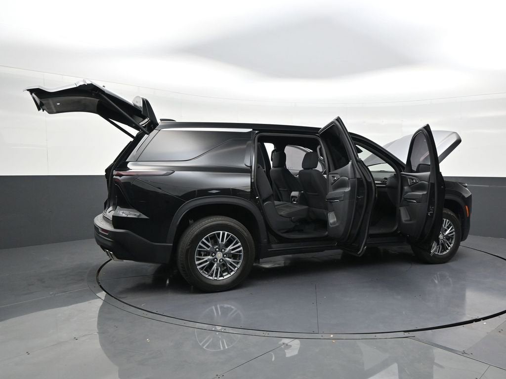 2024 Chevrolet Traverse LS