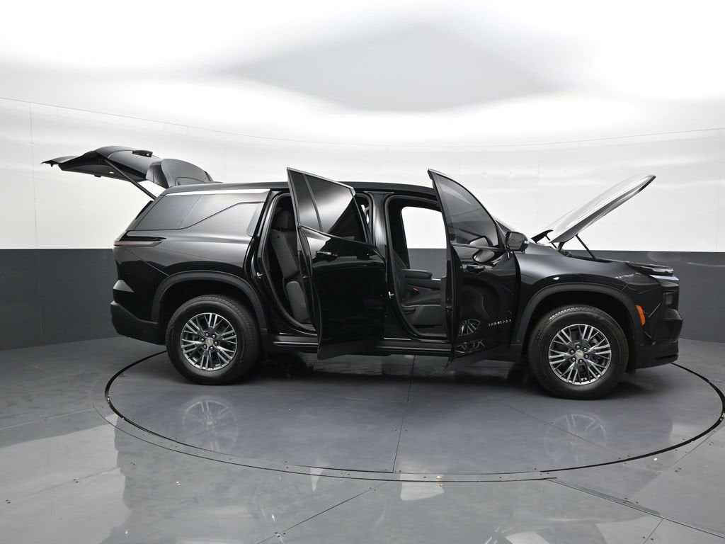 2024 Chevrolet Traverse LS