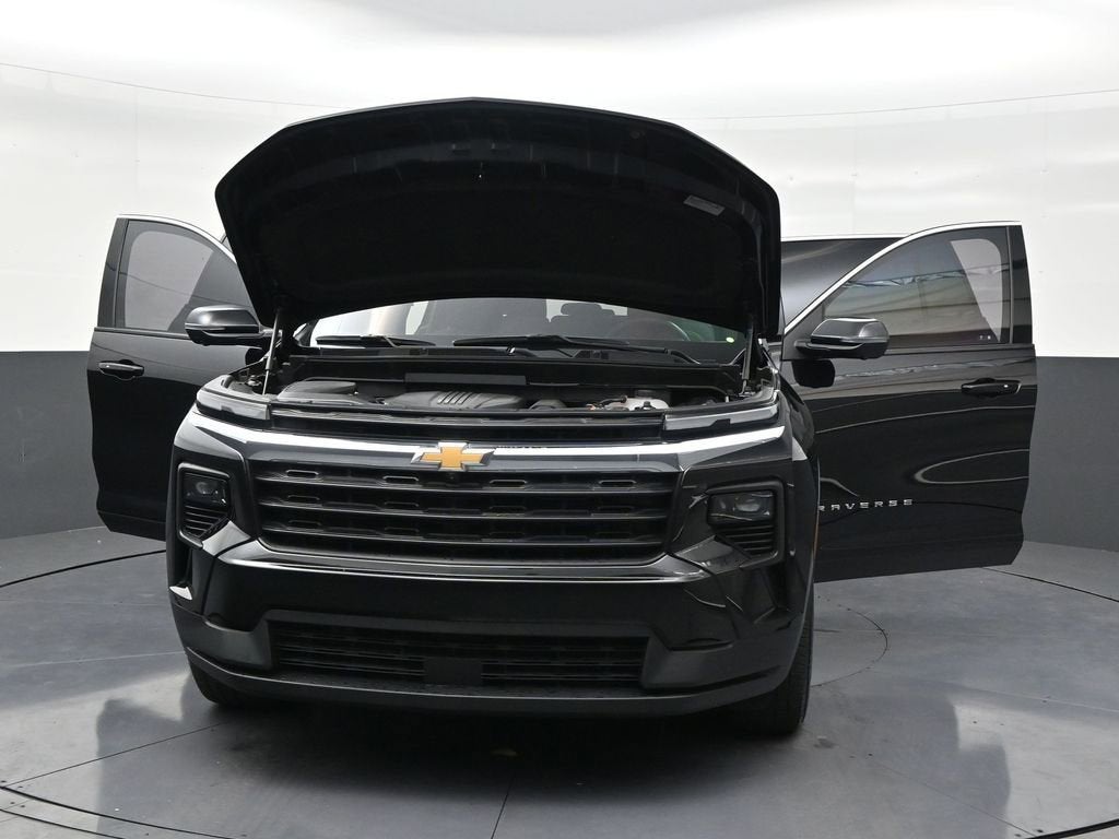 2024 Chevrolet Traverse LS