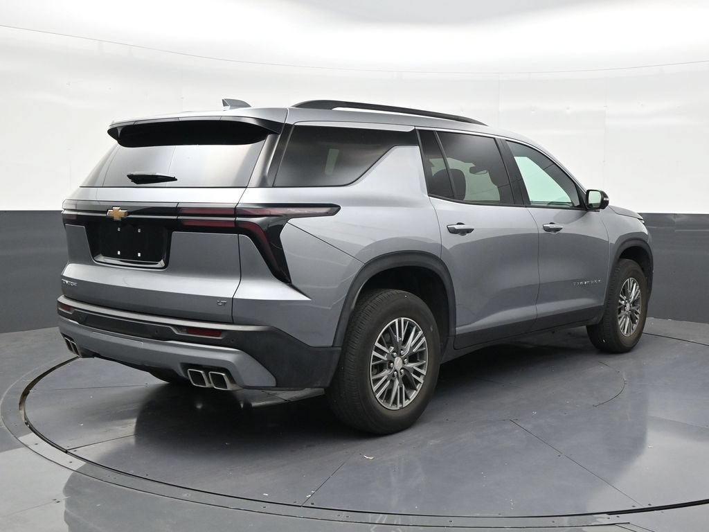 2024 Chevrolet Traverse LT