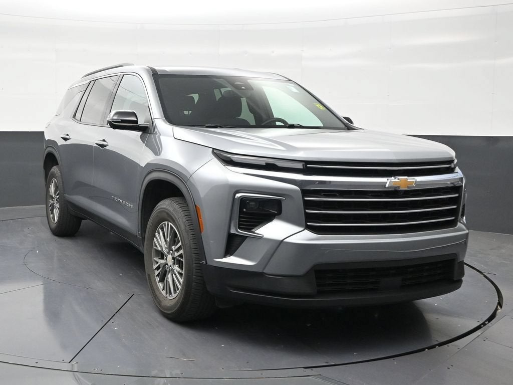 2024 Chevrolet Traverse LT
