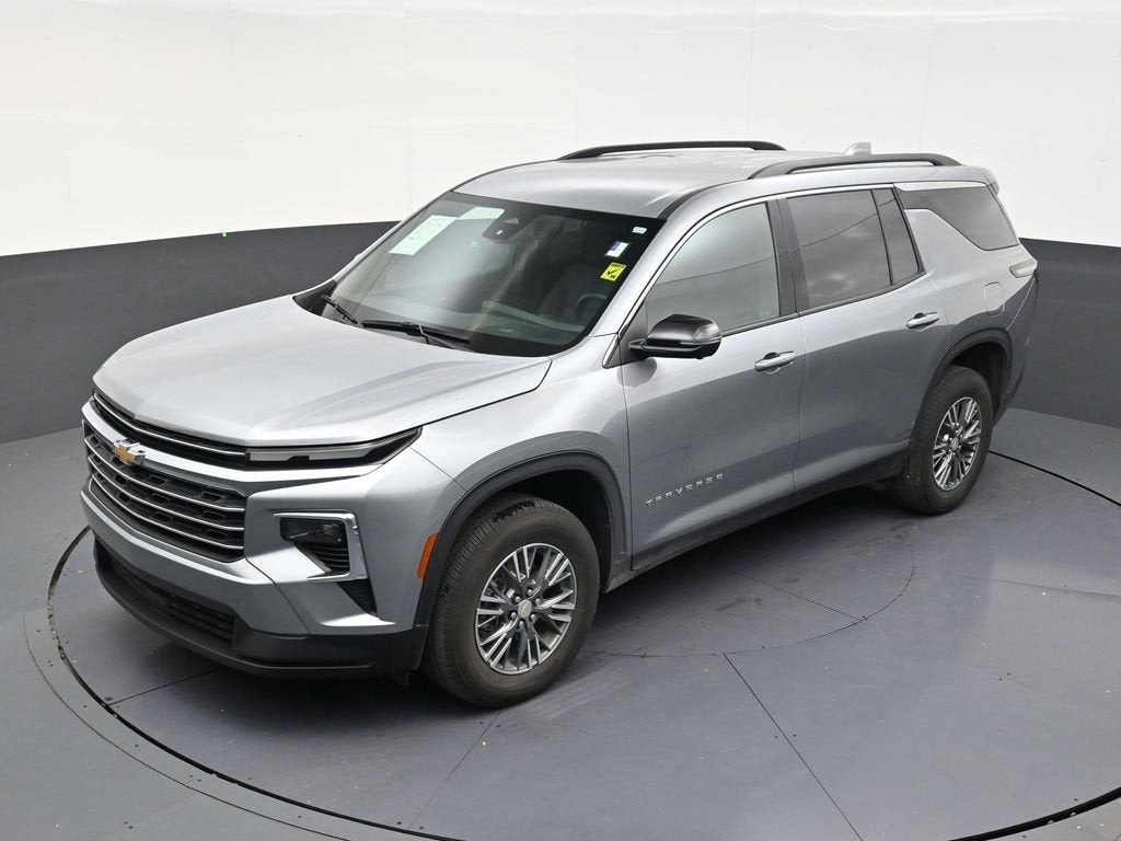 2024 Chevrolet Traverse LT