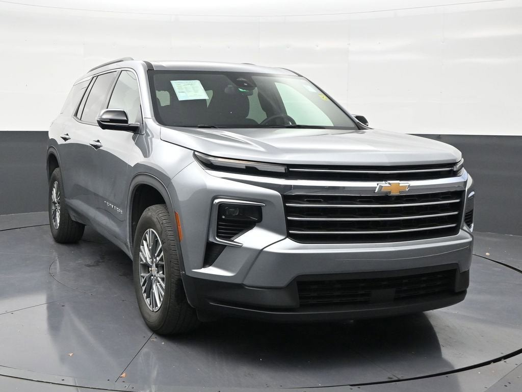 2024 Chevrolet Traverse LT