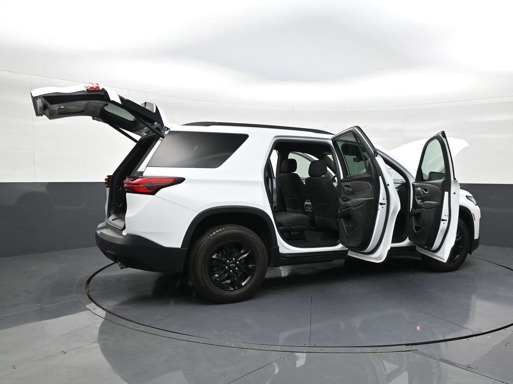 2022 Chevrolet Traverse LT Cloth