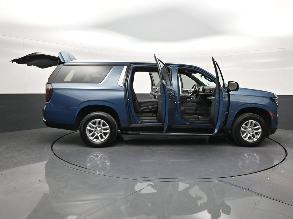 2025 Chevrolet Suburban LS