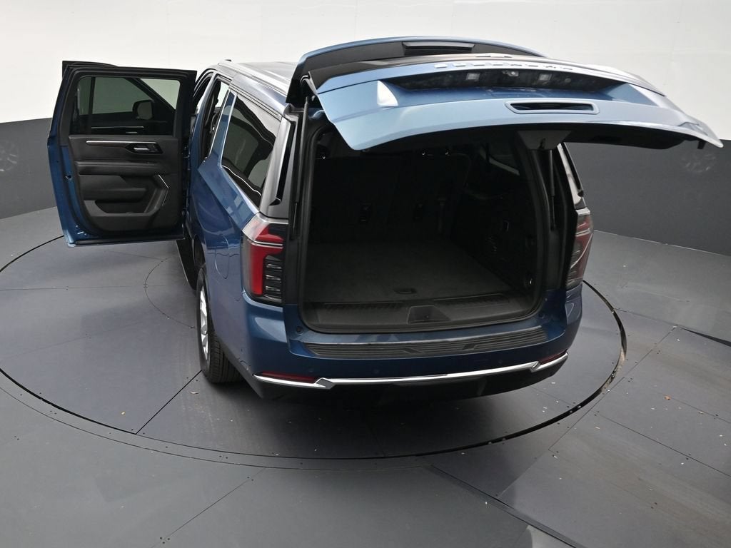 2025 Chevrolet Suburban LS