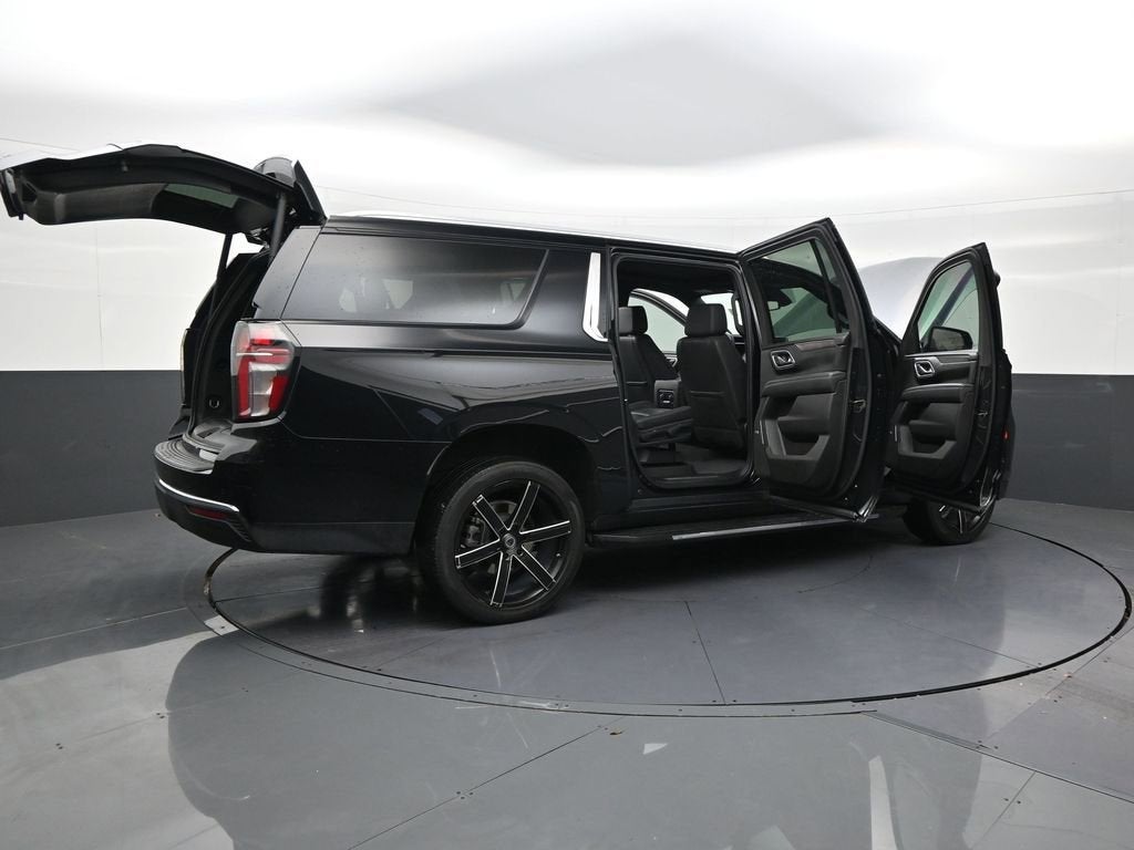 2023 Chevrolet Suburban LT