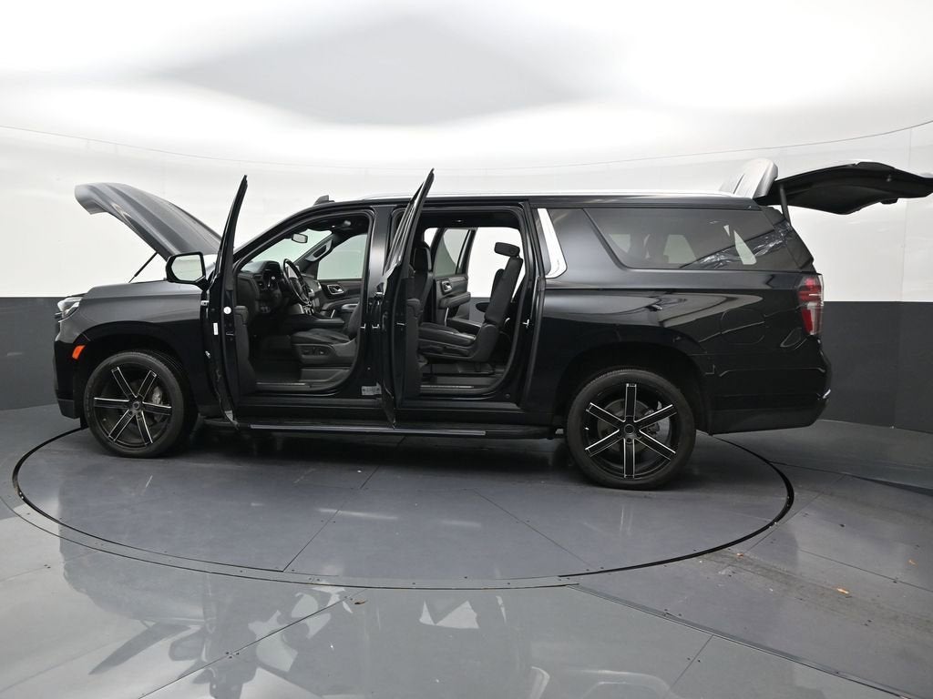 2023 Chevrolet Suburban LT