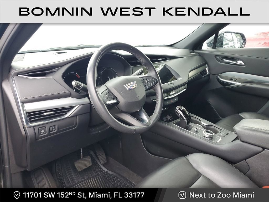 2023 Cadillac XT4 Premium Luxury