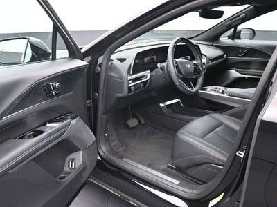 2025 Cadillac LYRIQ Luxury 2