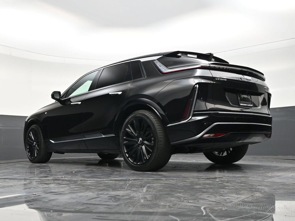 2025 Cadillac LYRIQ Luxury 2