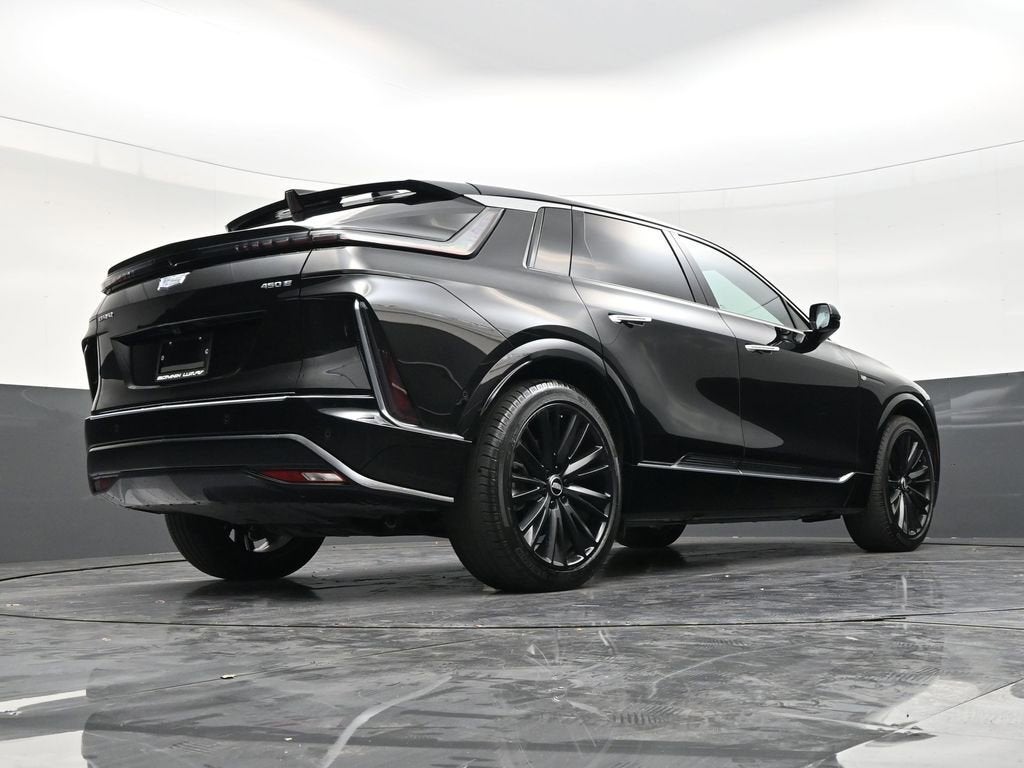 2025 Cadillac LYRIQ Luxury 2