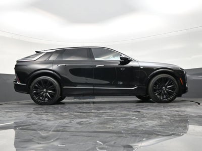2025 Cadillac LYRIQ Luxury 2