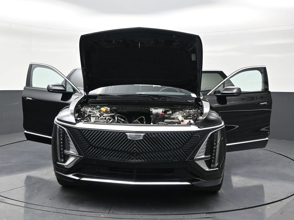 2025 Cadillac LYRIQ Luxury 2