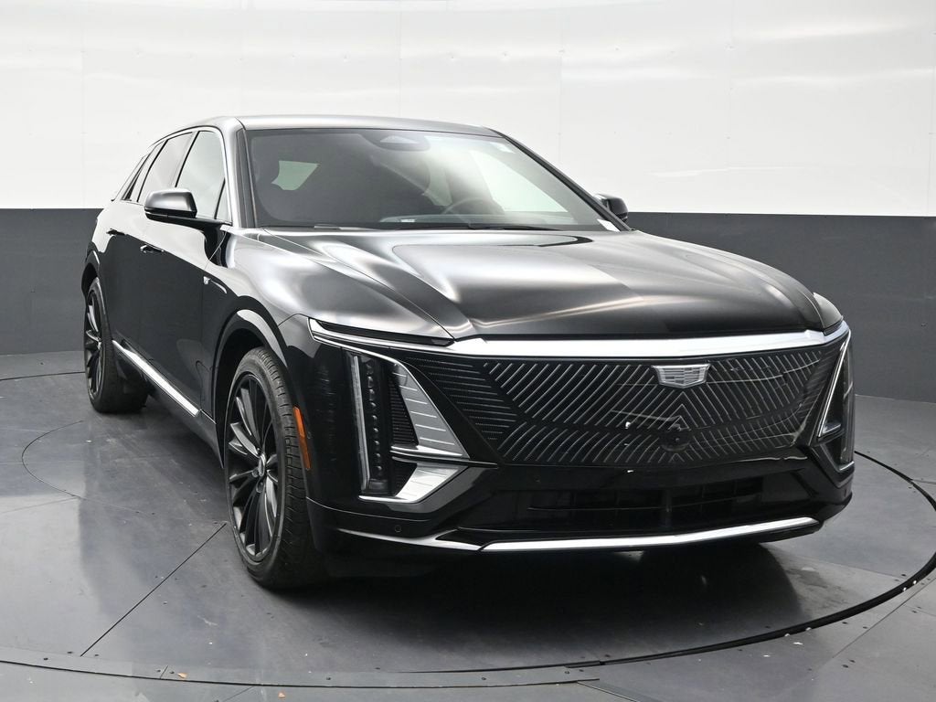 2025 Cadillac LYRIQ Luxury 2