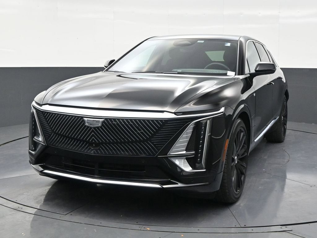 2025 Cadillac LYRIQ Luxury 2