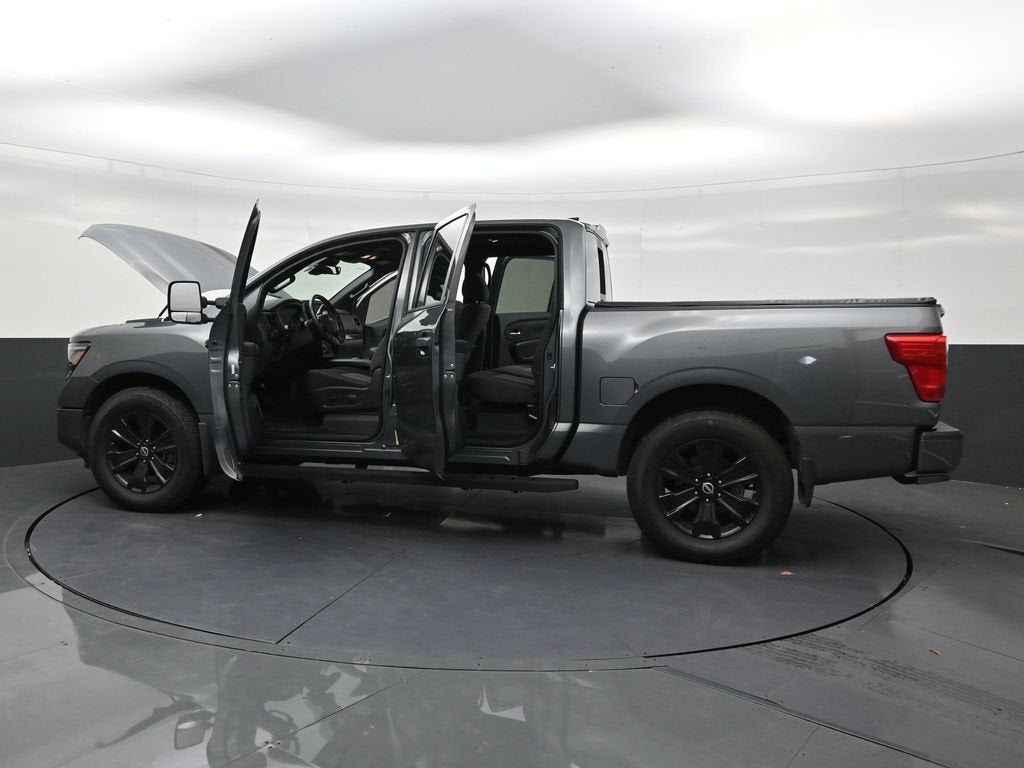 2023 Nissan TITAN Crew Cab SV 4x4