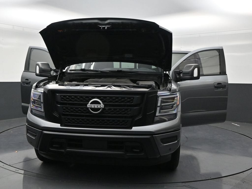 2023 Nissan TITAN Crew Cab SV 4x4