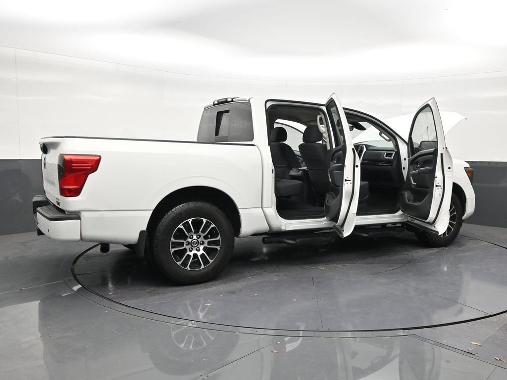 2021 Nissan TITAN Crew Cab SV 4x2