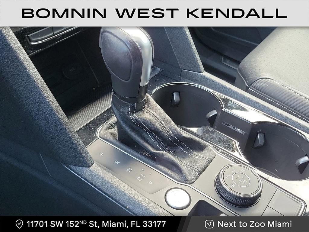 2022 Volkswagen Atlas Cross Sport 2.0T SEL R-Line