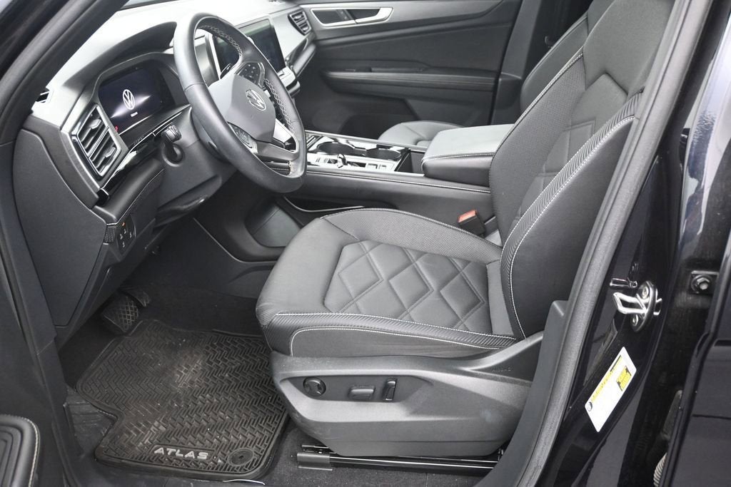 2024 Volkswagen Atlas Cross Sport 2.0T SE w/Technology