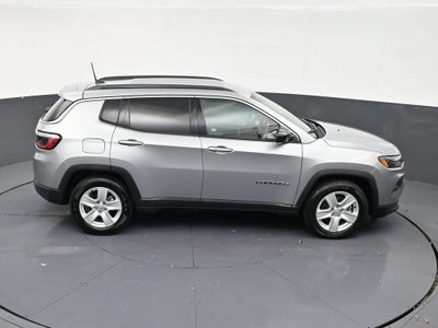 2022 Jeep Compass Latitude FWD