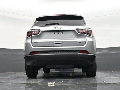 2022 Jeep Compass Latitude FWD