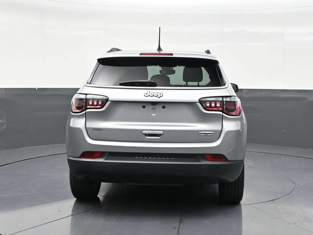 2022 Jeep Compass Latitude FWD