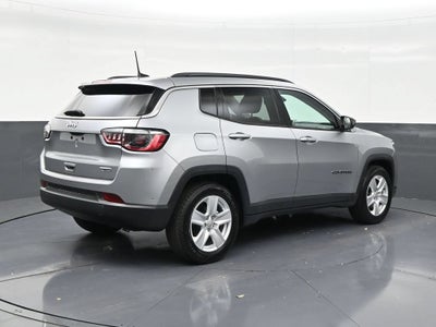 2022 Jeep Compass Latitude FWD