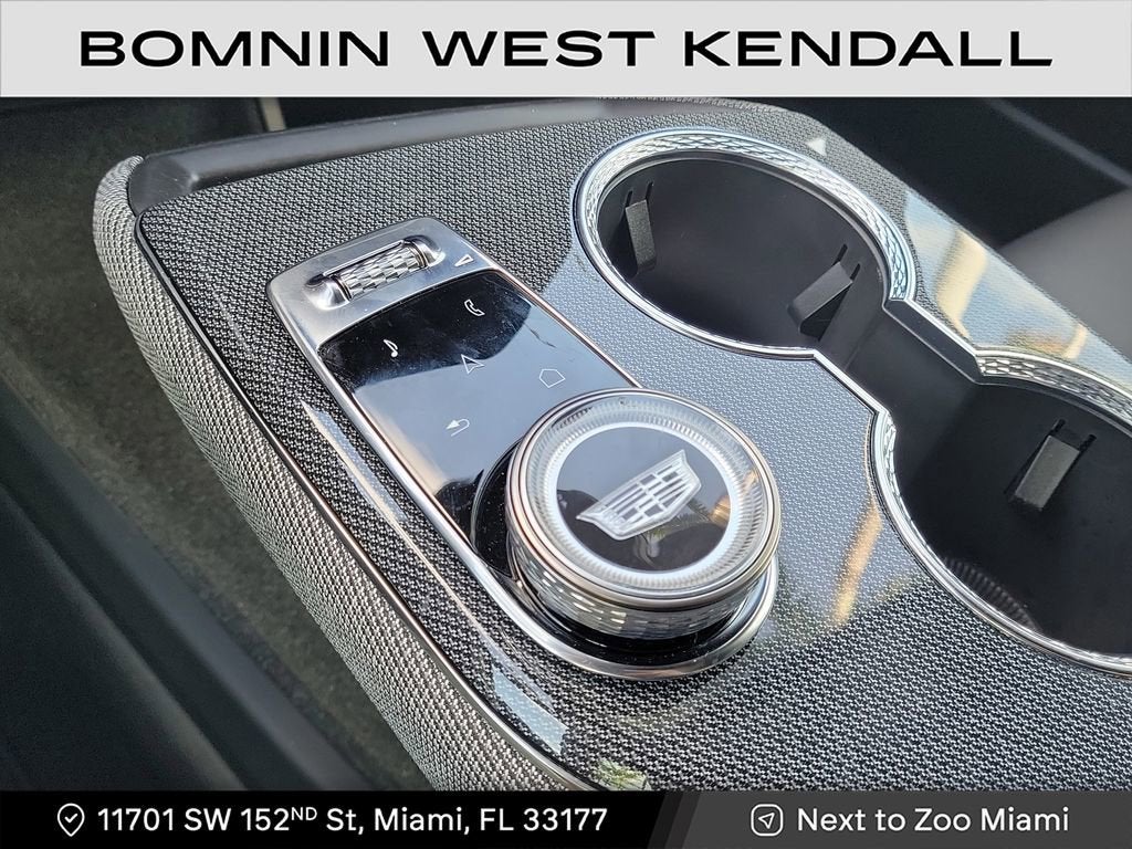 2025 Cadillac OPTIQ Luxury 1