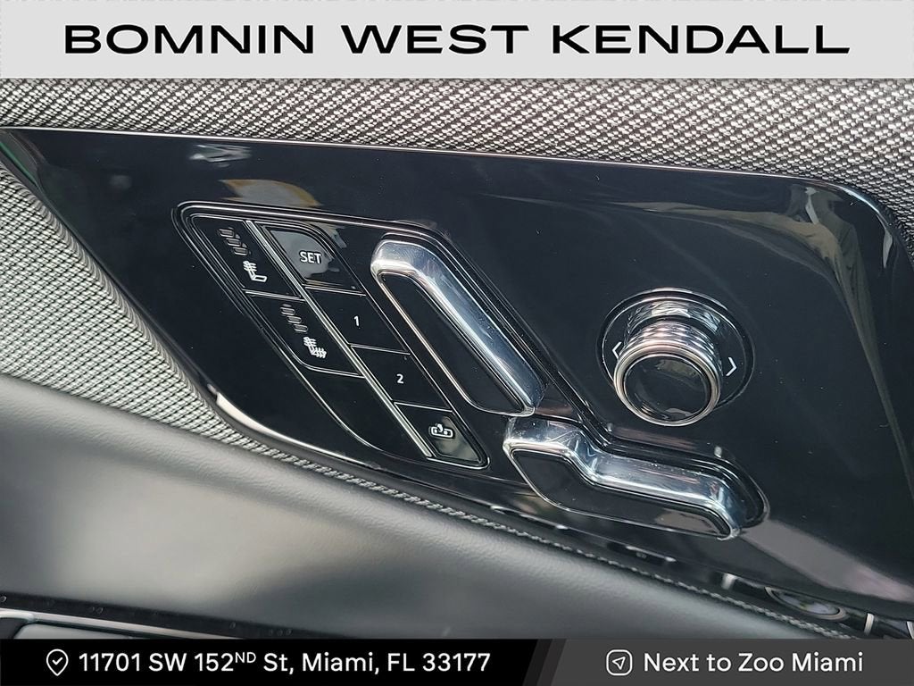 2025 Cadillac OPTIQ Luxury 1