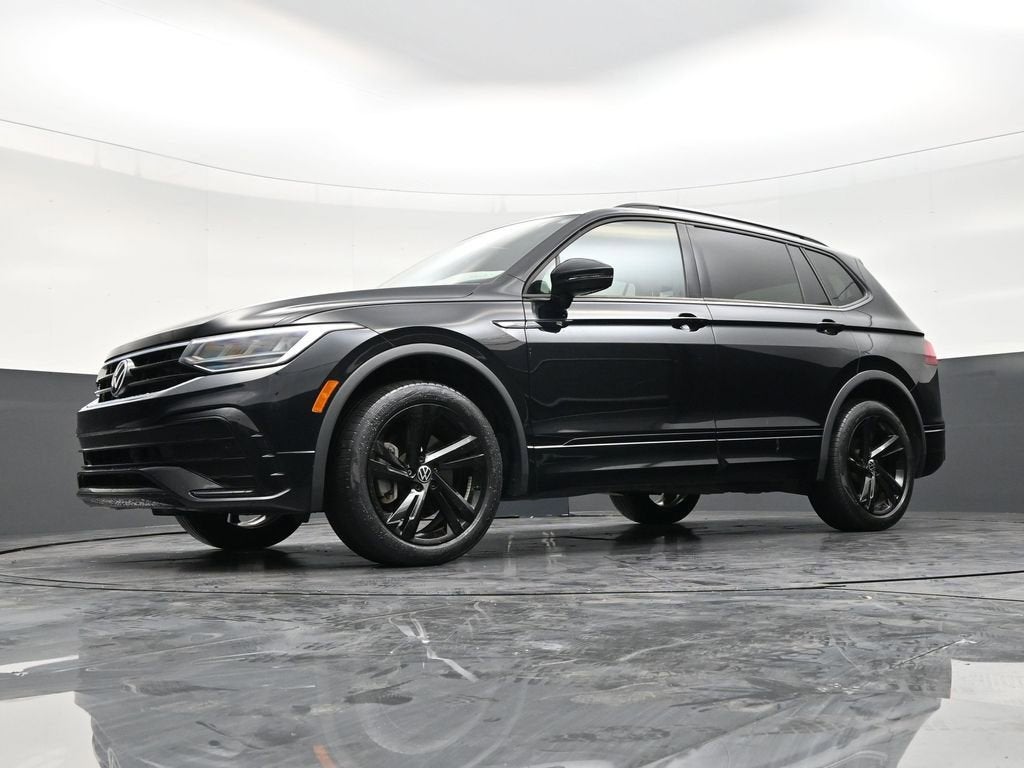 2023 Volkswagen Tiguan SE R-Line Black