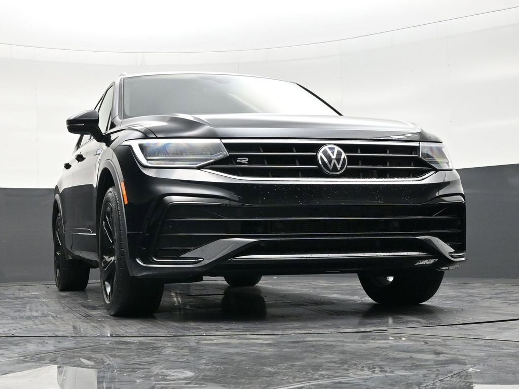 2023 Volkswagen Tiguan SE R-Line Black