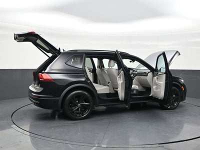 2023 Volkswagen Tiguan SE R-Line Black