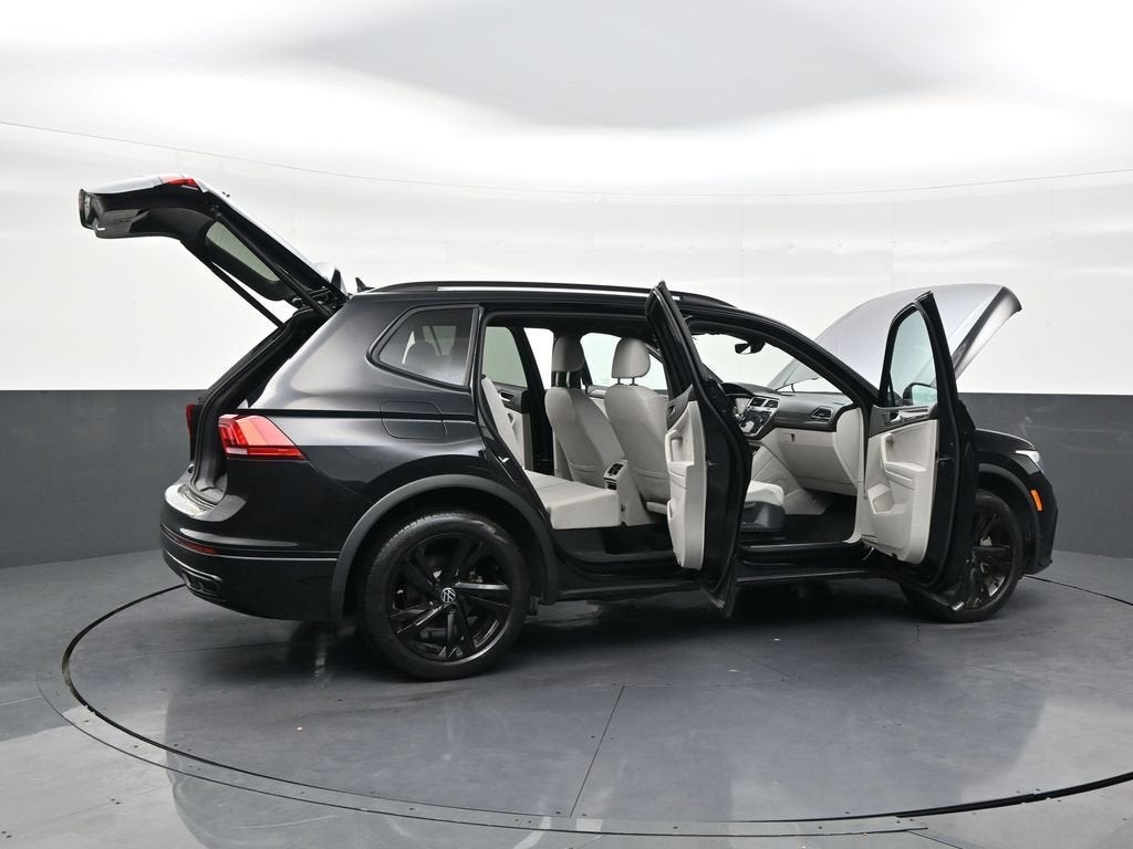 2023 Volkswagen Tiguan SE R-Line Black