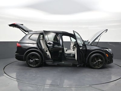 2023 Volkswagen Tiguan SE R-Line Black