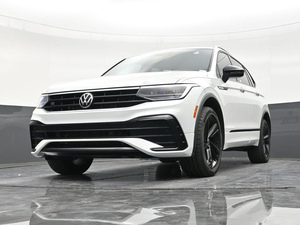 2024 Volkswagen Tiguan SE R-Line Black