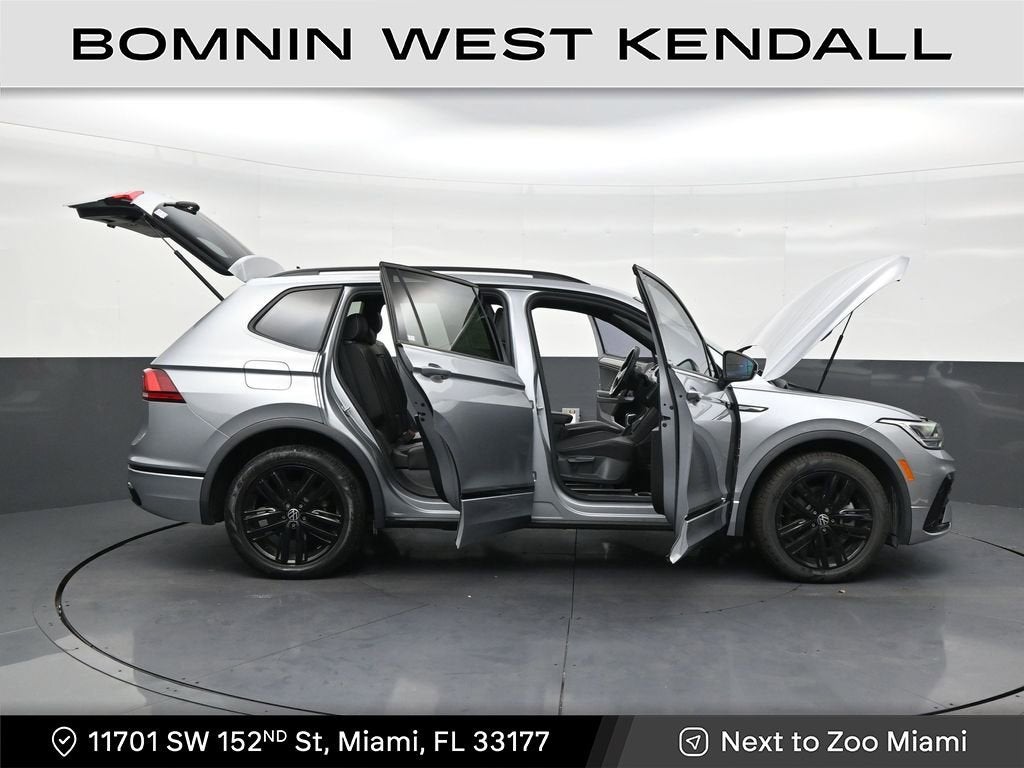 2022 Volkswagen Tiguan SE R-Line Black