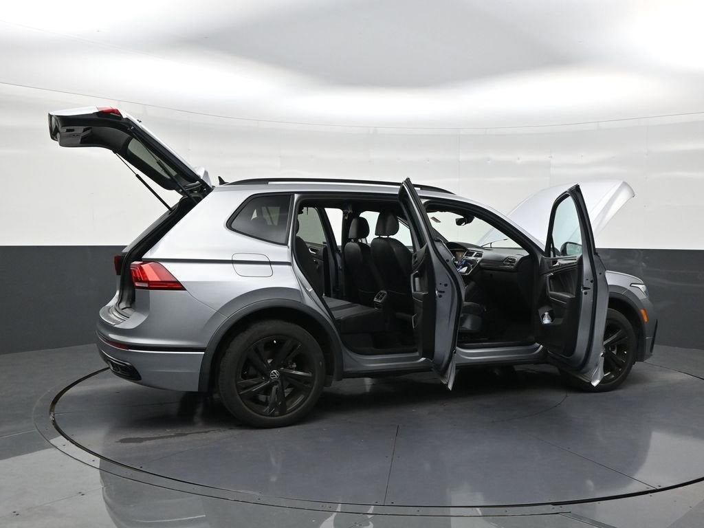 2023 Volkswagen Tiguan SE R-Line Black