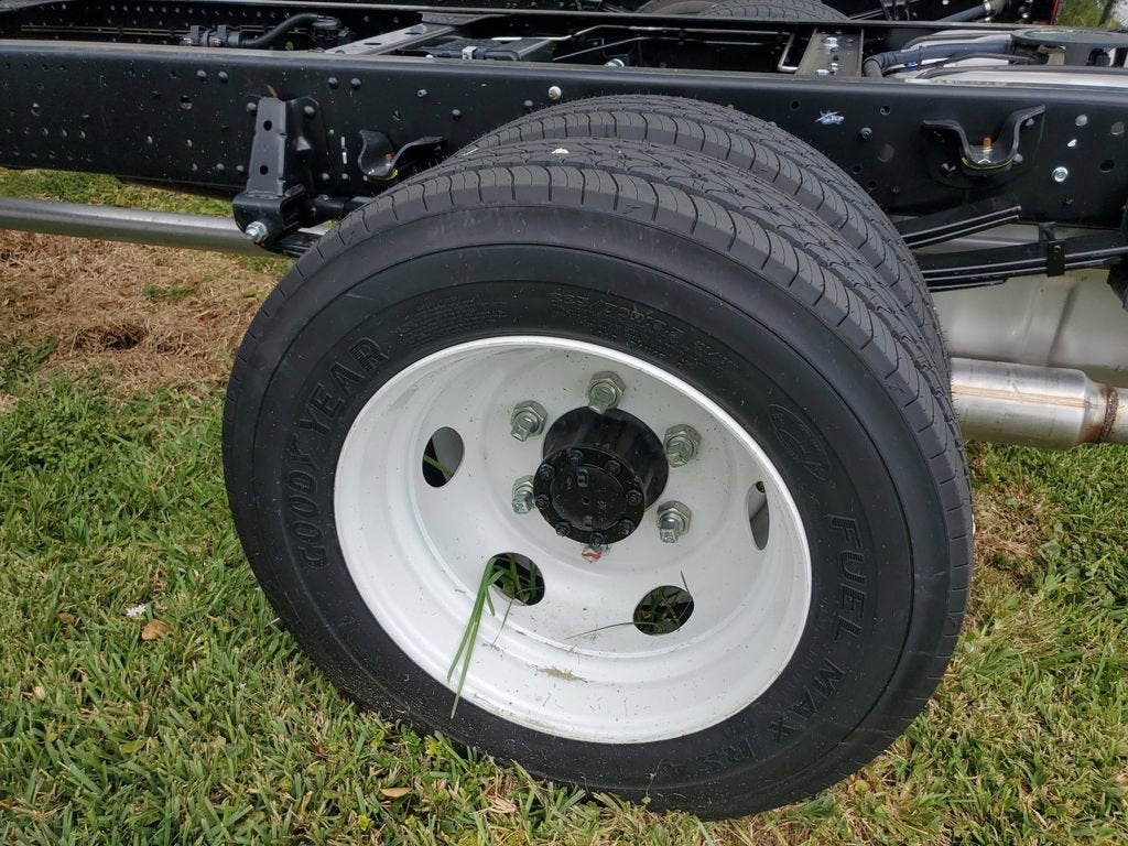 2025 Chevrolet Low Cab Forward 4500 Base