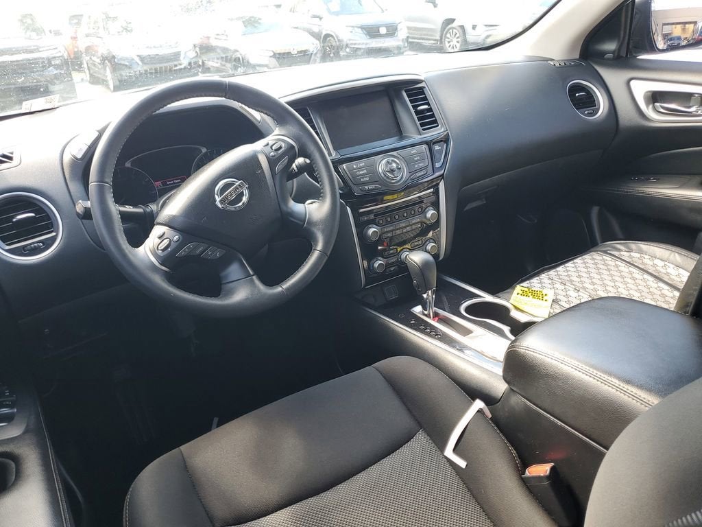 2020 Nissan Pathfinder SV