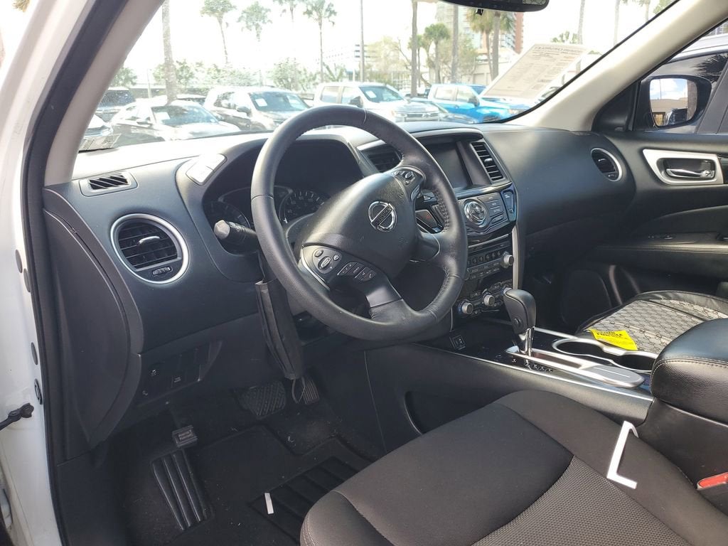 2020 Nissan Pathfinder SV